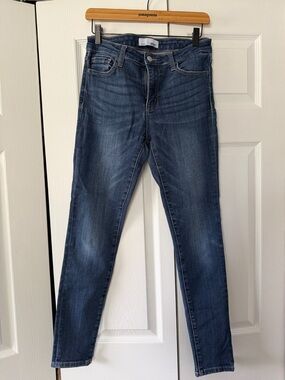 Vervet Denim Jeans in Dark Blue with Brown Stitching